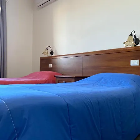 Alojamento de Acomodação e Pequeno-almoço Tequila Olbia