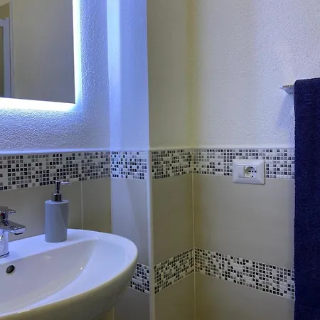 Tequila לינה וארוחת בוקר 3*